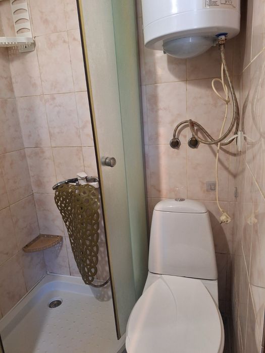 Здам пів будинка