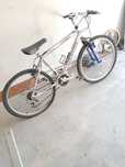 Bicicleta em alumínio roda 26 como nova