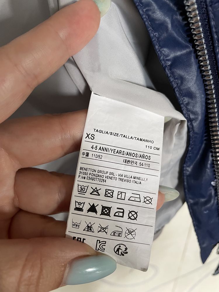 Ветровка Benetton p.110
