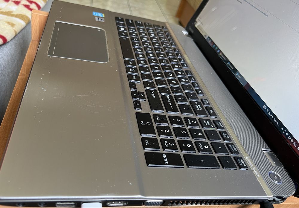 Laptop 17,3 Toshiba satelite p75-a7200