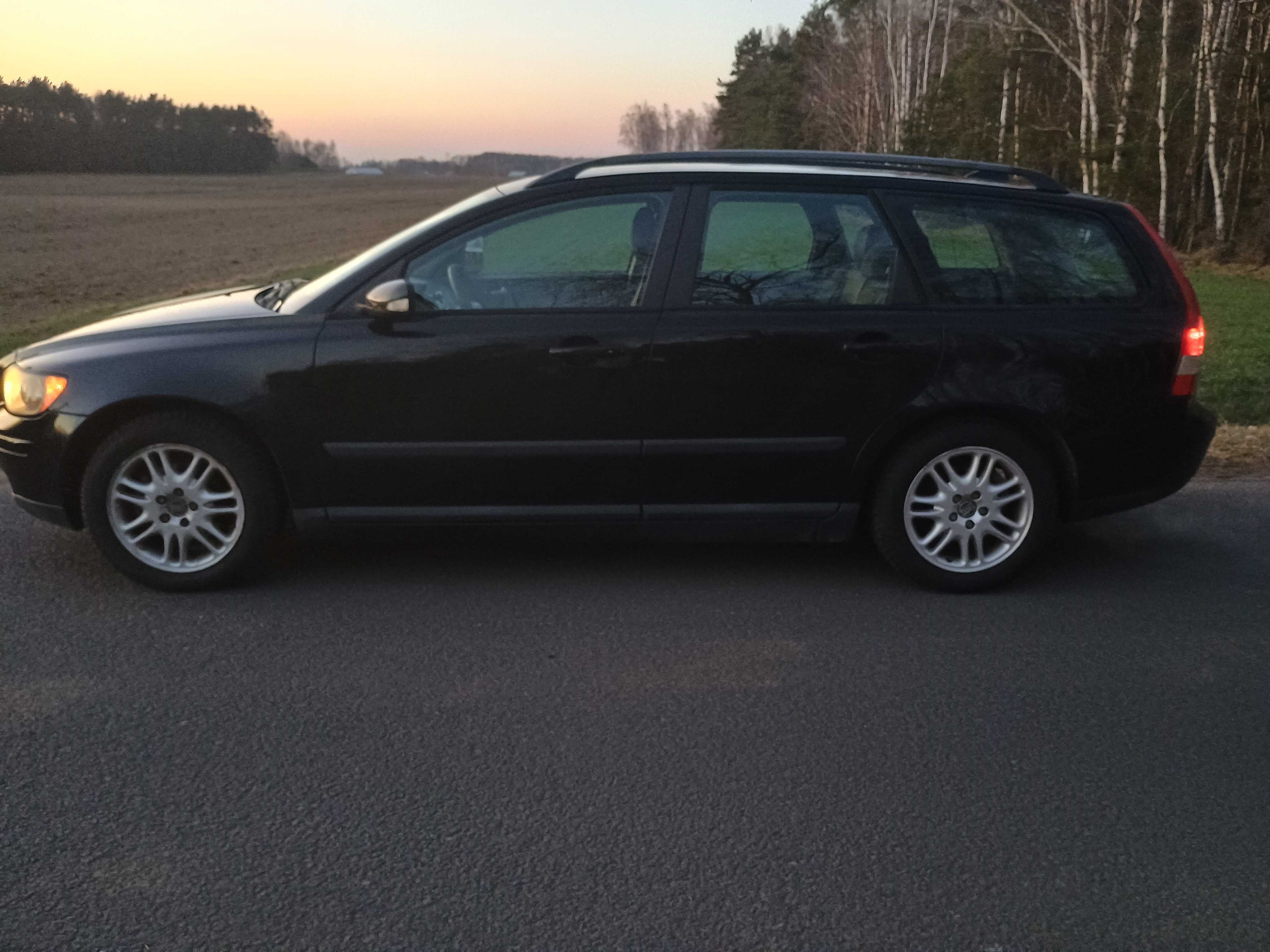 sprzedam auto volvo v50