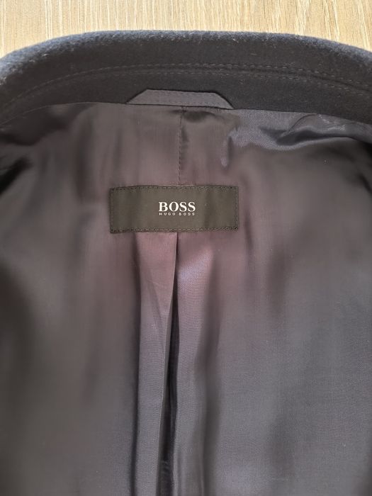 Hugo Boss пальто чоловіче, синього кольору , розмір 48 (М)