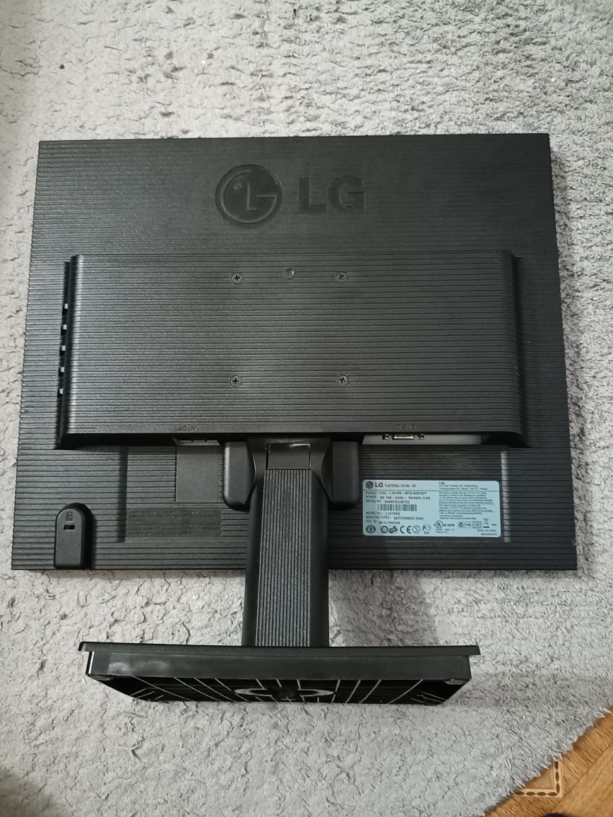 Продам монитор LG L1919-S