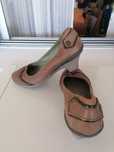 Sapatos Cubanas novos.