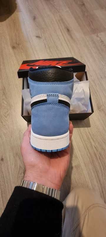 Jordan 1 Retro High OG University Blue EU.43