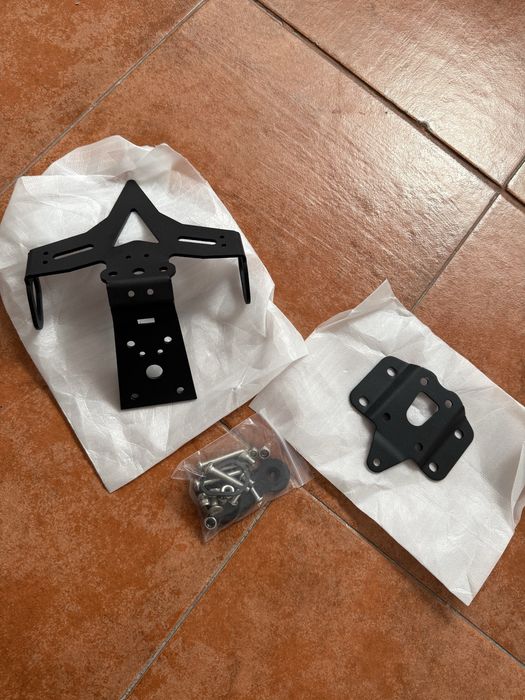 Suporte de Matrícula Curto