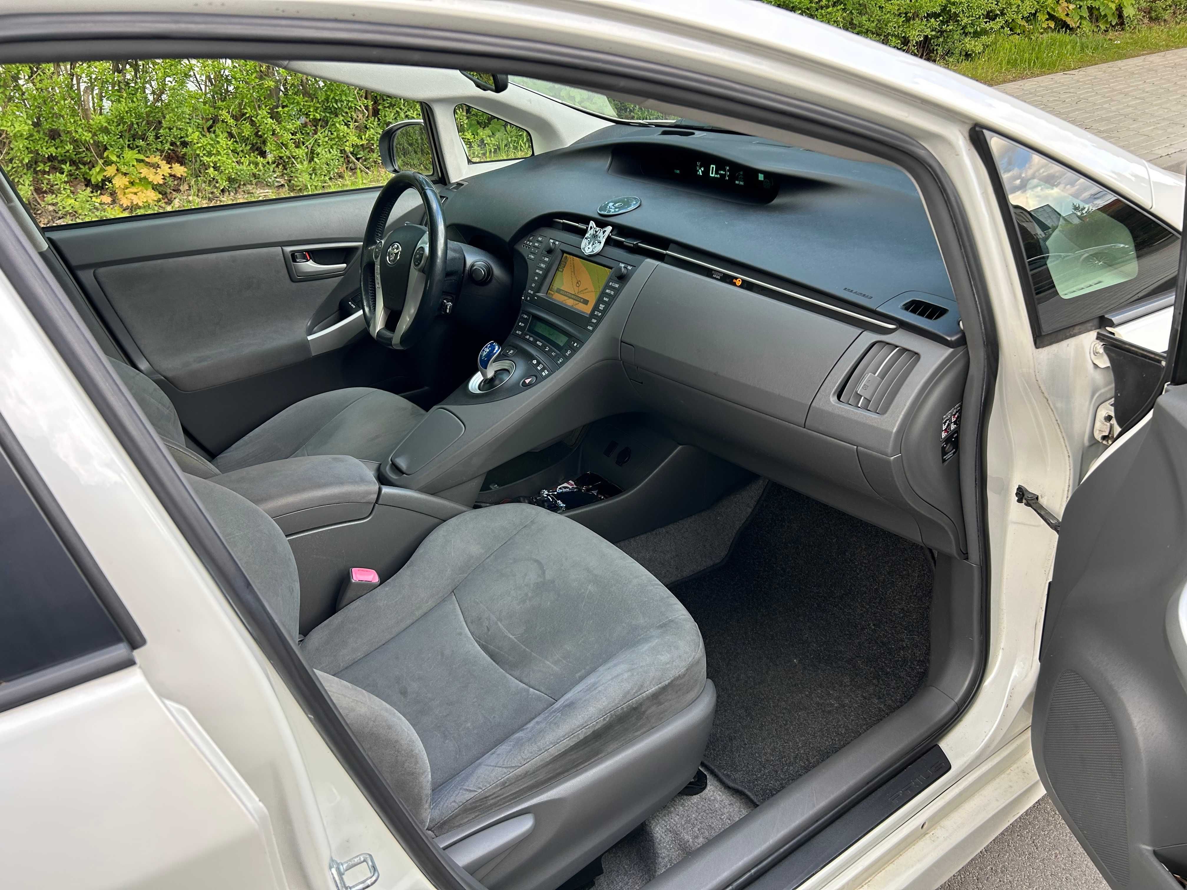 Toyota Prius 3 sprowadzona Hybryda 1.8 benzyna