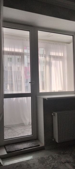 Балконні двері, вікно, підвіконня