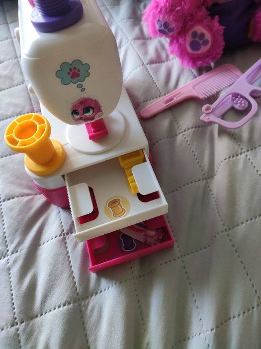 Pluszak z maszyną do szycia little live pets