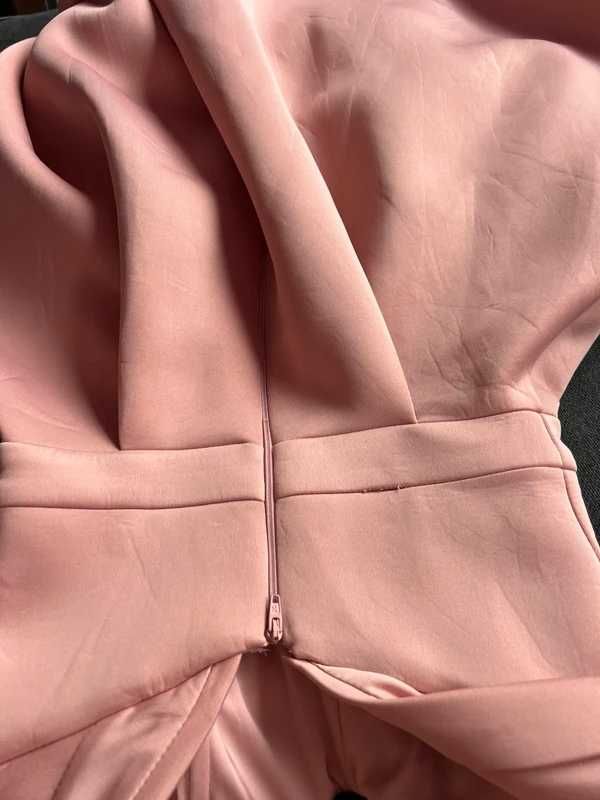 Asos s 36 xs Sukienka asymetryczna na wesele  Pionkowa odkryte ramiona