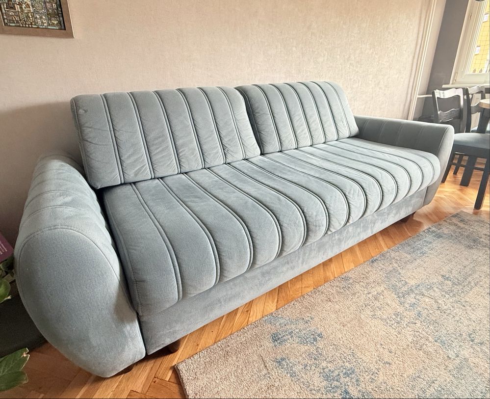 Sofa rozkladana Agata Meble błękitna welur