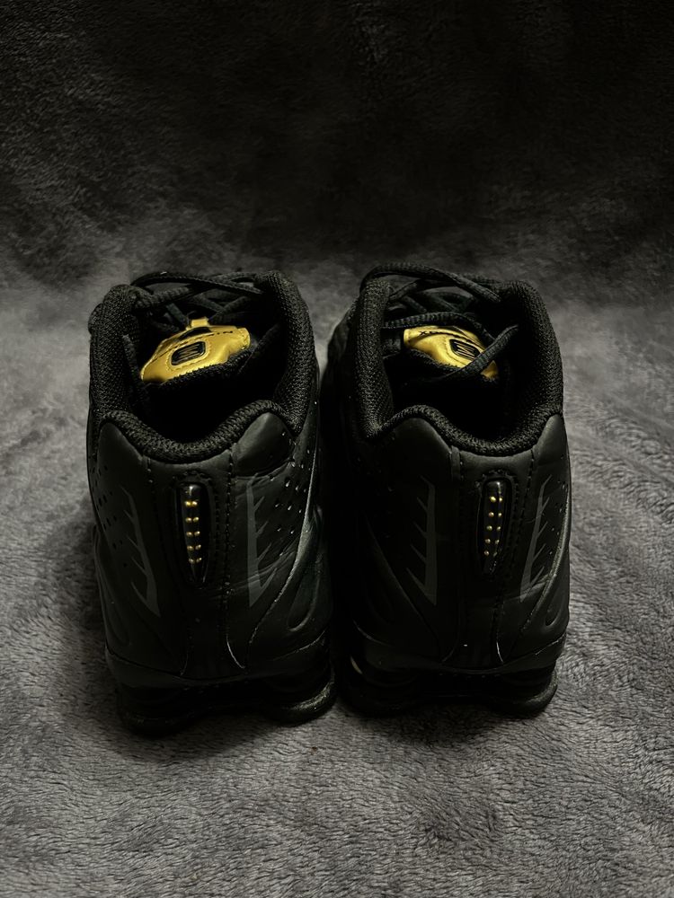 Кросівки nike shox r4