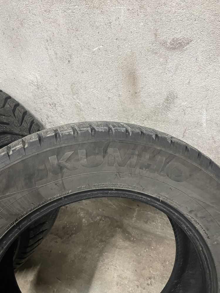 Комплект зимової резини 215/65/r16