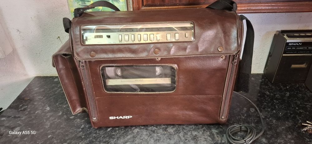 Gravador portátil de VHS Sharp