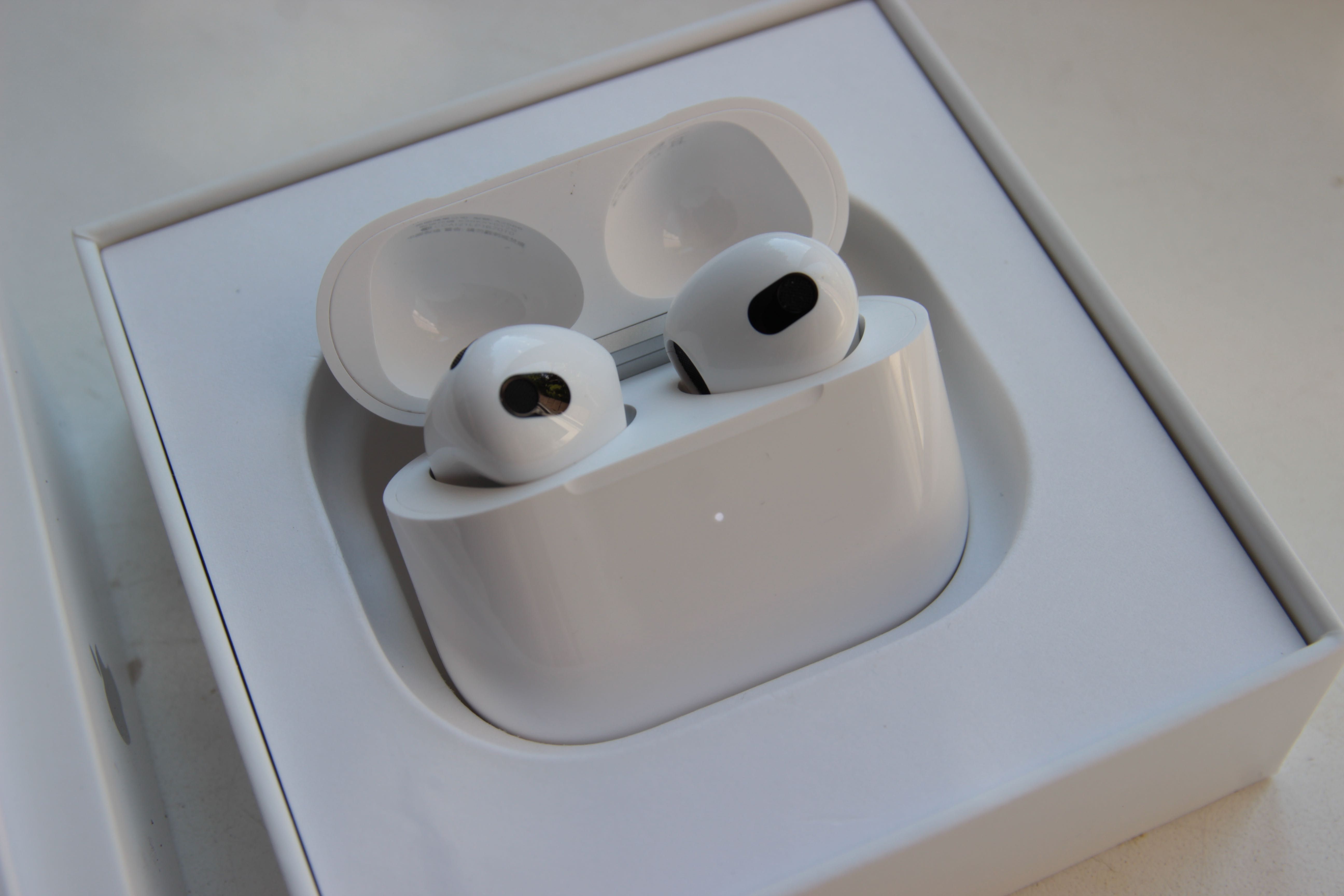 Оригінальні власні навушники Apple AirPods 3 (MME73)
