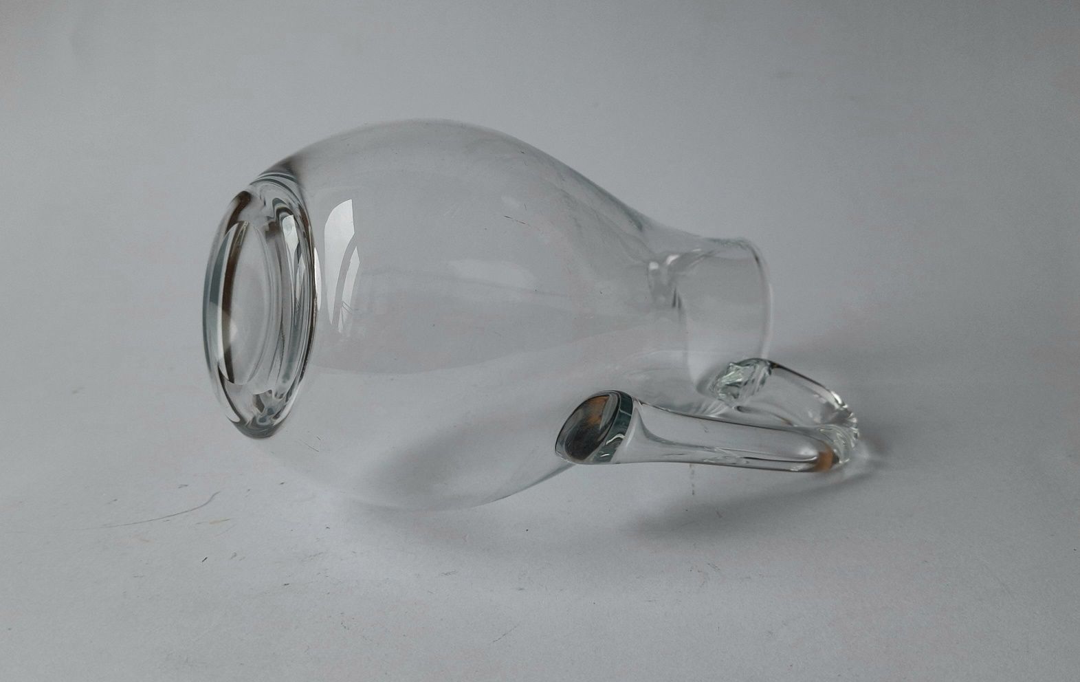 Zabytkowy dzbanek  - grube szkło  - ręcznie formowane  - Vintage