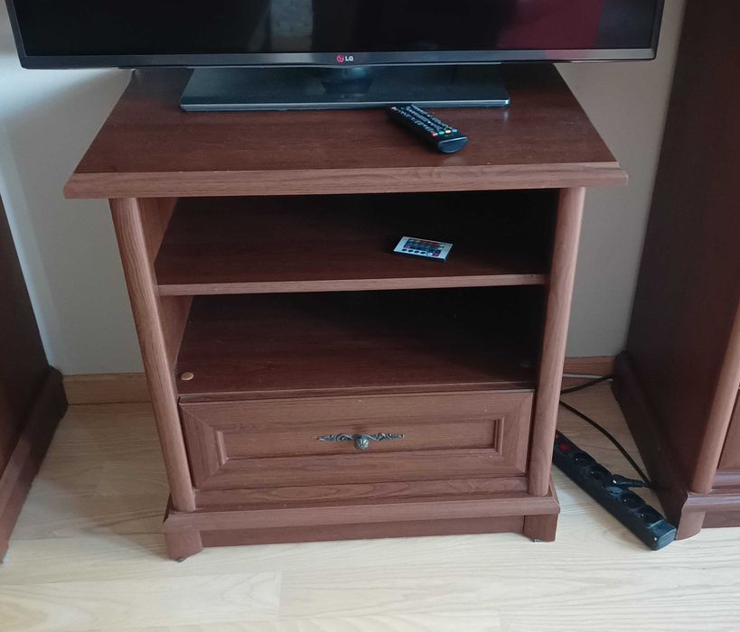 PILNIE Sprzedam szafkę pod telewizor