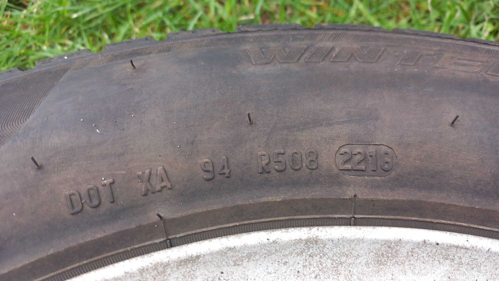 Zimowe 4 szt felgi alumin. + opony Pirelli/ 215/60/R16 rok prod. 2018