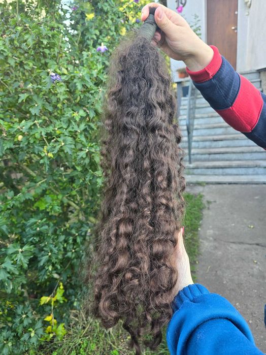 Przepiękne loki kręcone włosy naturalne
