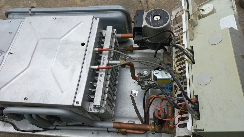 Запчастини на Аристон уно