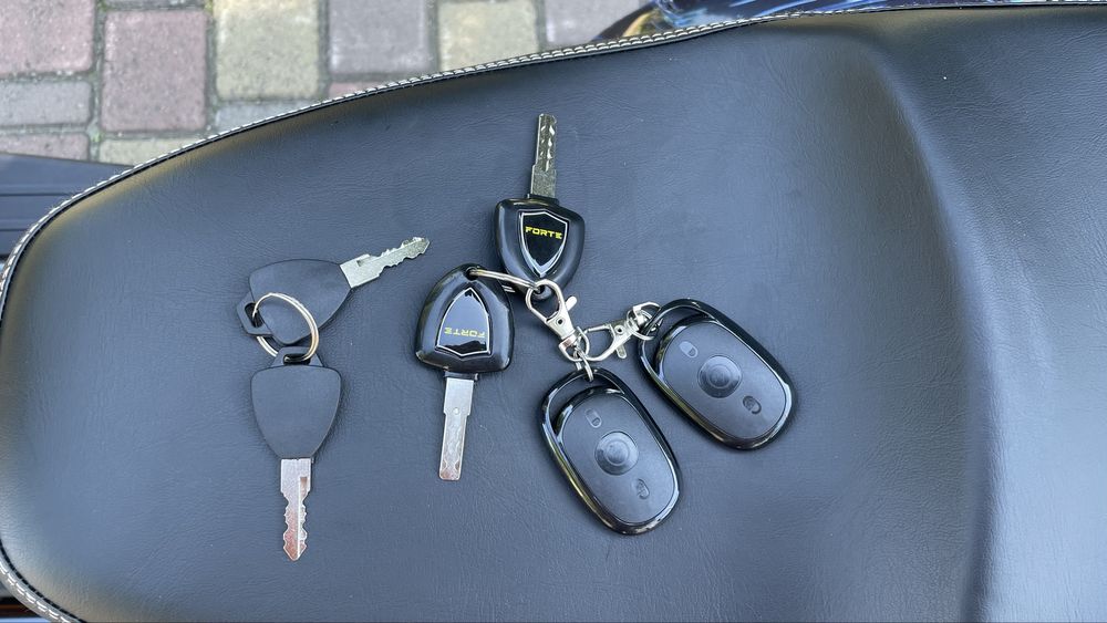 Електроскутер Електросамокат велоскутер Forte Yadea електро трицикл