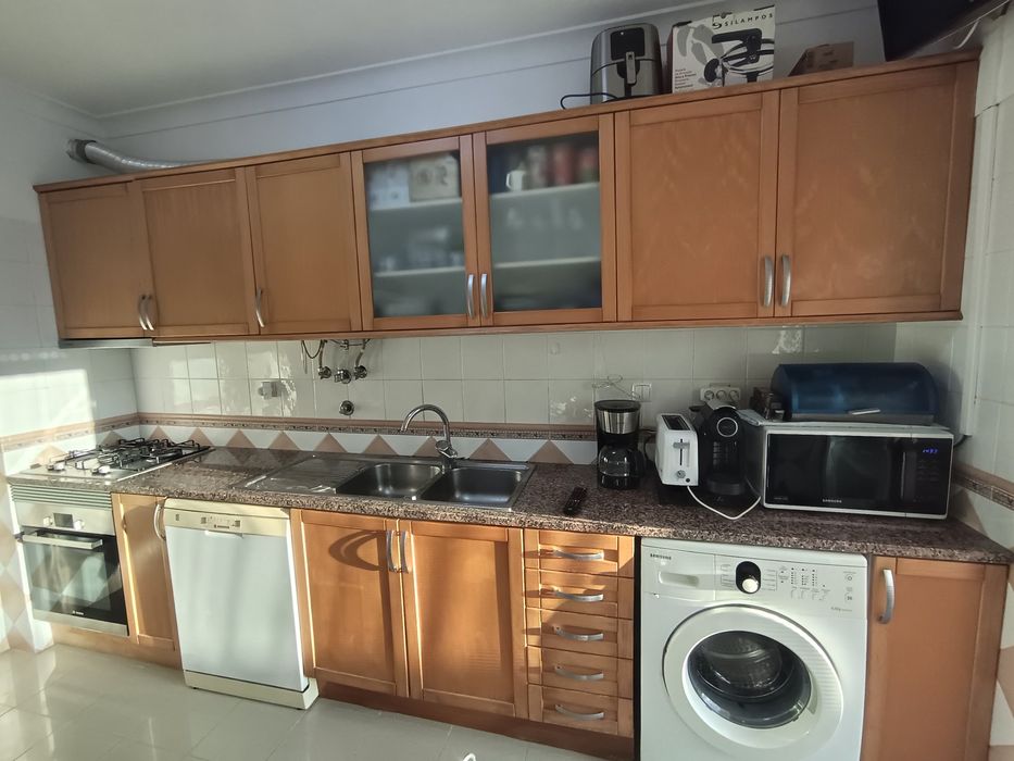 Cozinha usada em bom estado
