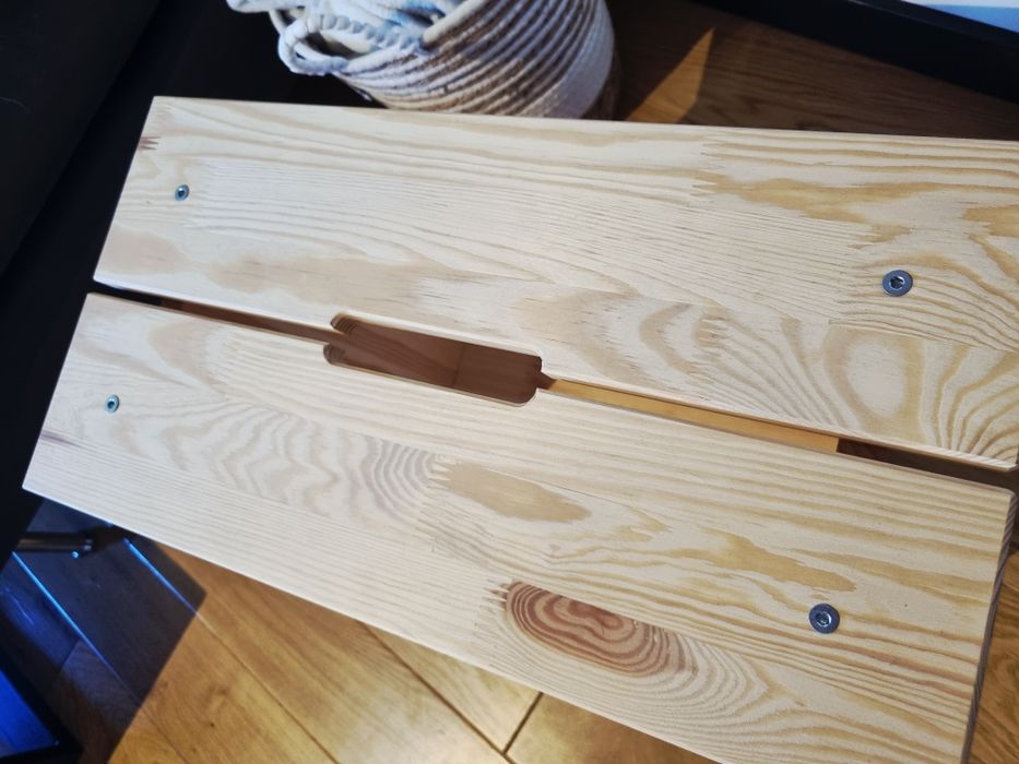 Ikea PERJOHAN stołek że schowkiem, sosna 
Stołek ze schowkiem, sosna