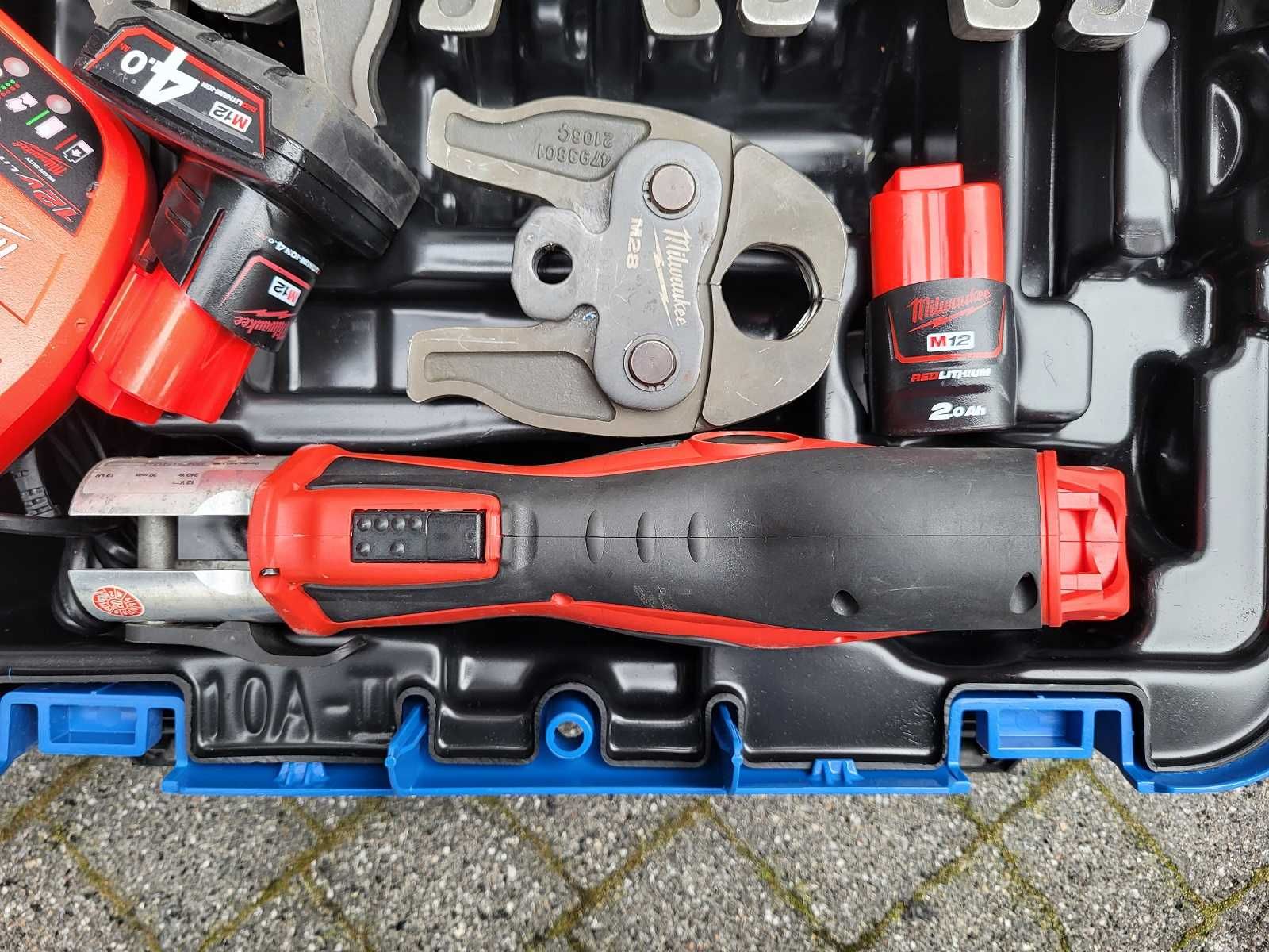 Zaciskarka prasa Milwaukee M12 HPT  Szczęki M15 M18 M22 M28 M36 Aku x2