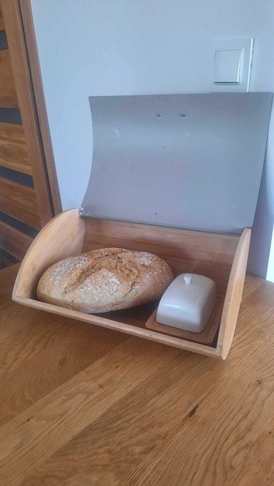 nowoczesny chlebak owalny drewniany Linia COSMIC