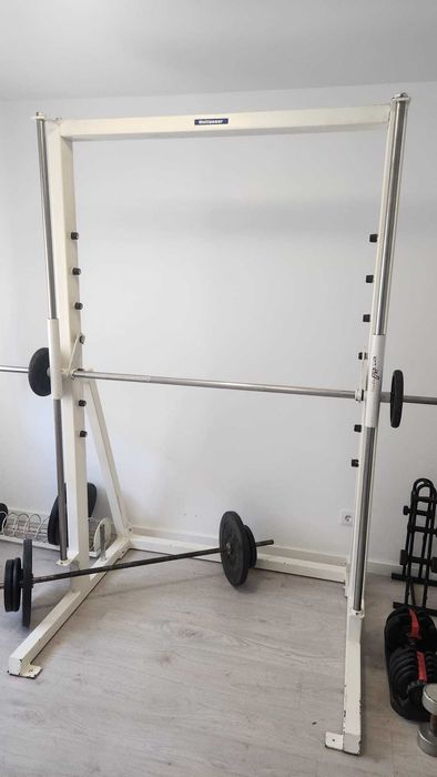 Vendo máquina multipower de ginásio  tenho urgência