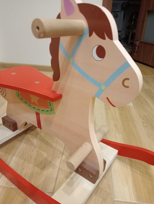 Konik na biegunach drewniany Playtive