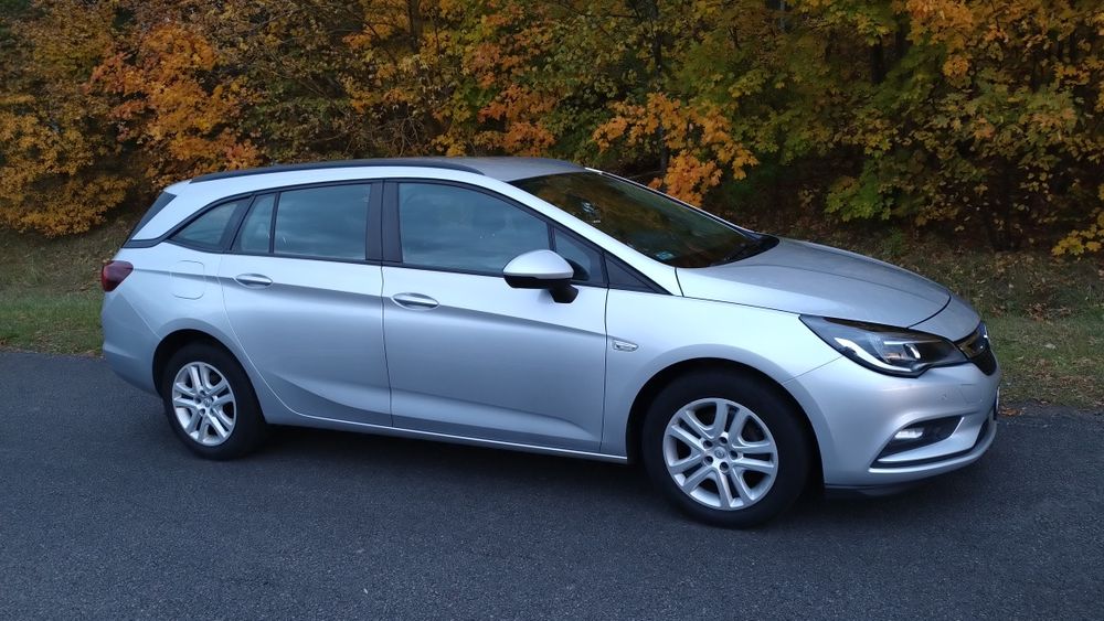 Opel Astra. Model K  Salon PL