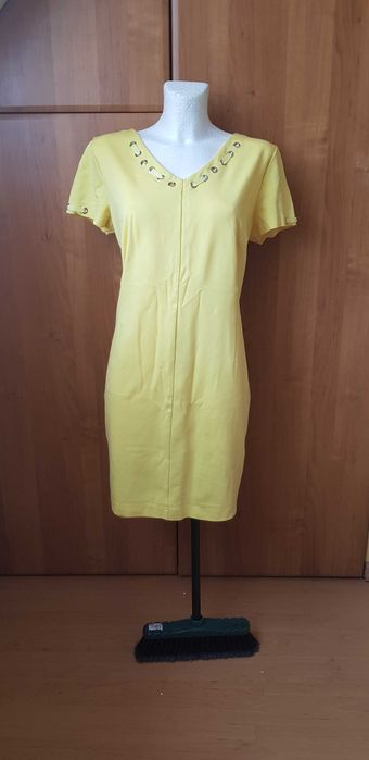 46 sukienka MONNARI 
ołówkowa