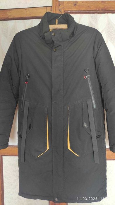 Продам куртки на подростка