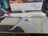 Model Samolotu Boeing B 777-300 Emirates Herpa Skaymarks 1:200