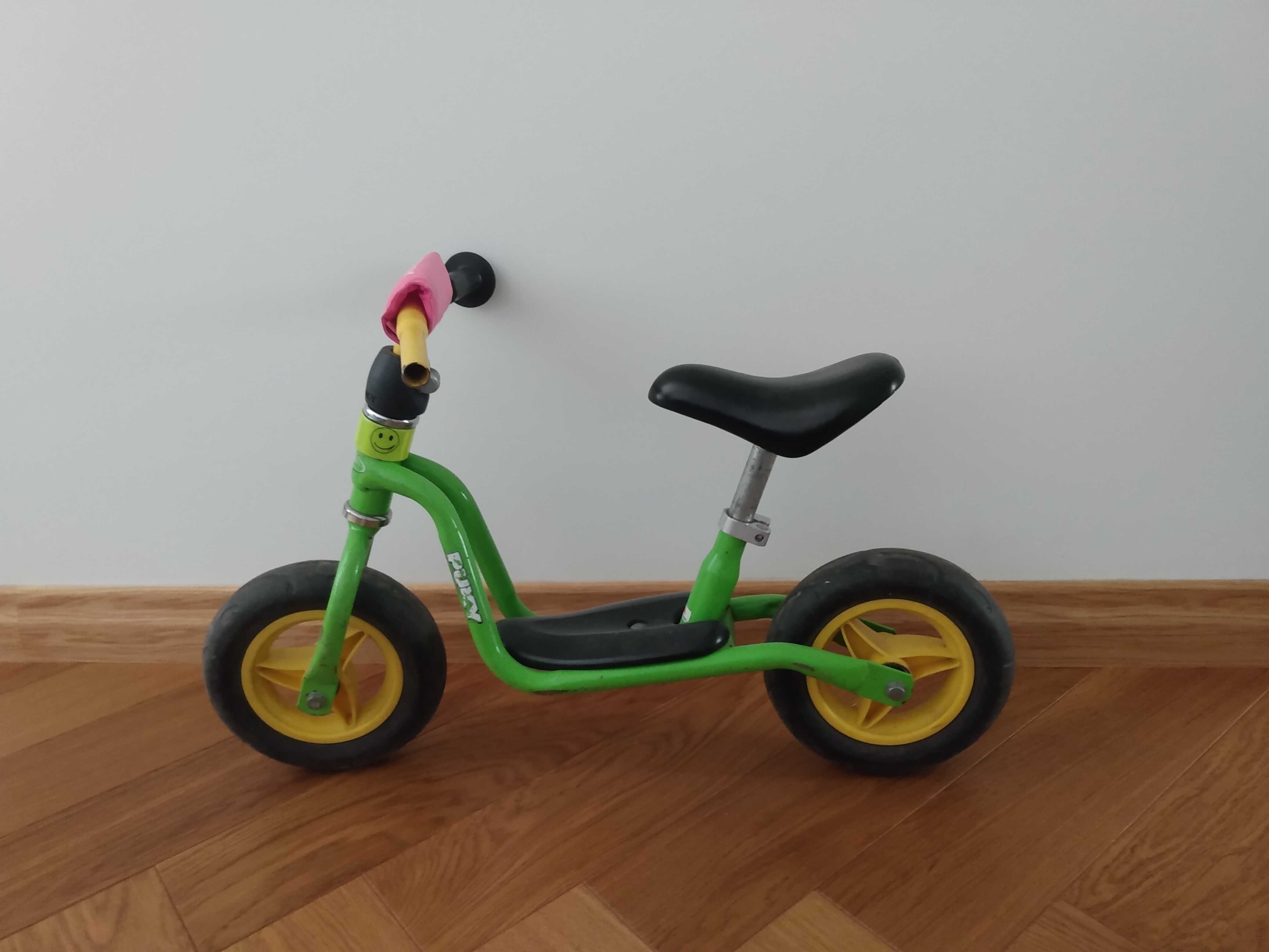 Rowerek biegowy Puky – kultowy model w zielonym kolorze