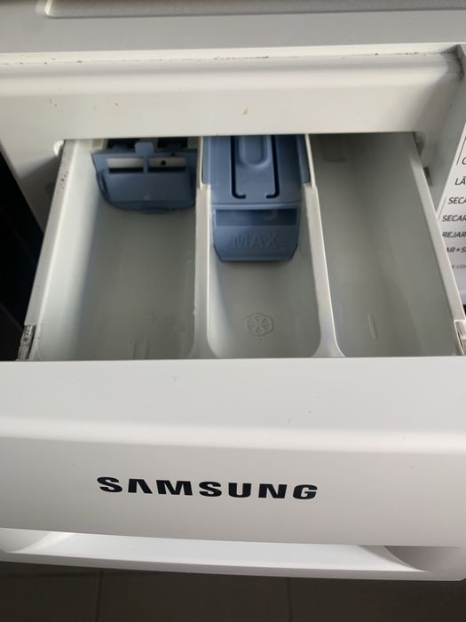 Máquina de Lavar e Secar Roupa Samsung