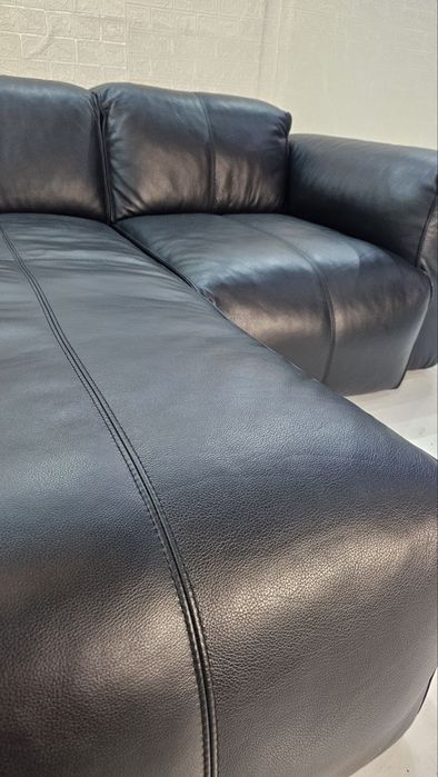 Шкіряний  чорний кутовий диван HUDSON. Німеччина.