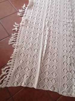 Vende-se colcha branca em crochet