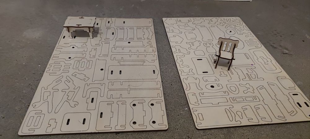 Domek dla lalek drewniany i mnóstwo dekoracji