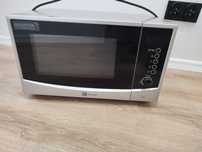 kuchenka mikrofalowa Electrolux srebno metalic czarna