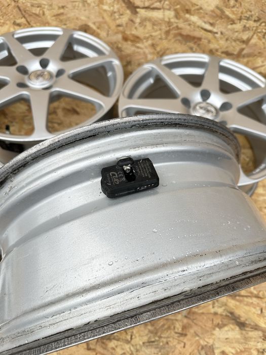 Диски5/114.3 R17 ET50 ЦО(діа)67.1 титани диски