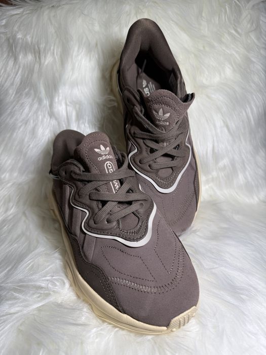 Кросівки жіночі ADIDAS OZWEEGO 39,5 Original