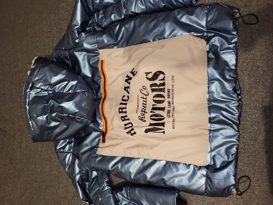 Продам куртку на девочку на осень