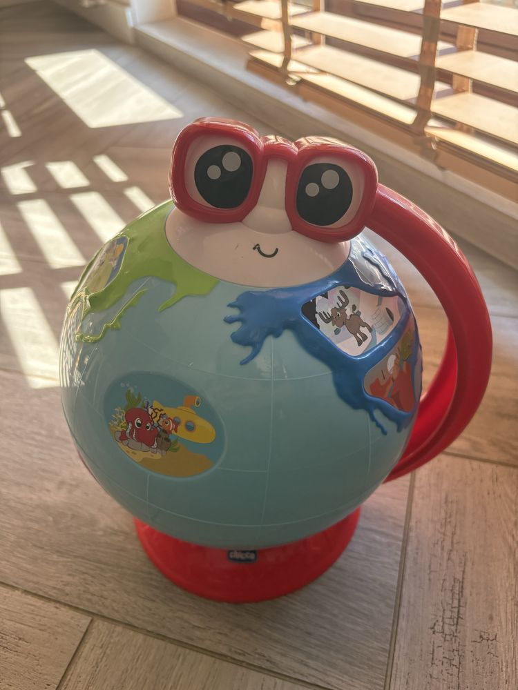 Globus interaktywny marki Chicco