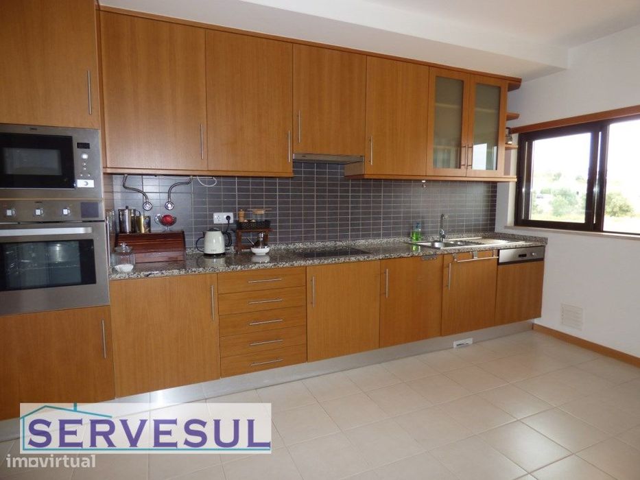 Espaçoso apartamento de 1 quarto com vistas espetaculares do Castel...