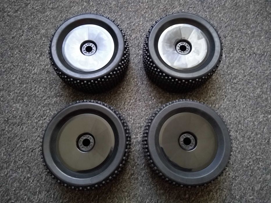 Koła do modeli RC 1:8 truggy monster HEX 17mm śred 140mm szer 70mm