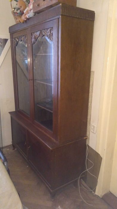 Biblioteczka , stylowa , fornirowana , szkło szlifowane kryształowe ,