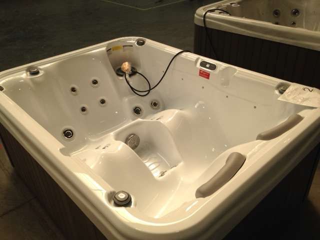 Jacuzzi 3 lugares com leds e aquecimento novo estoril