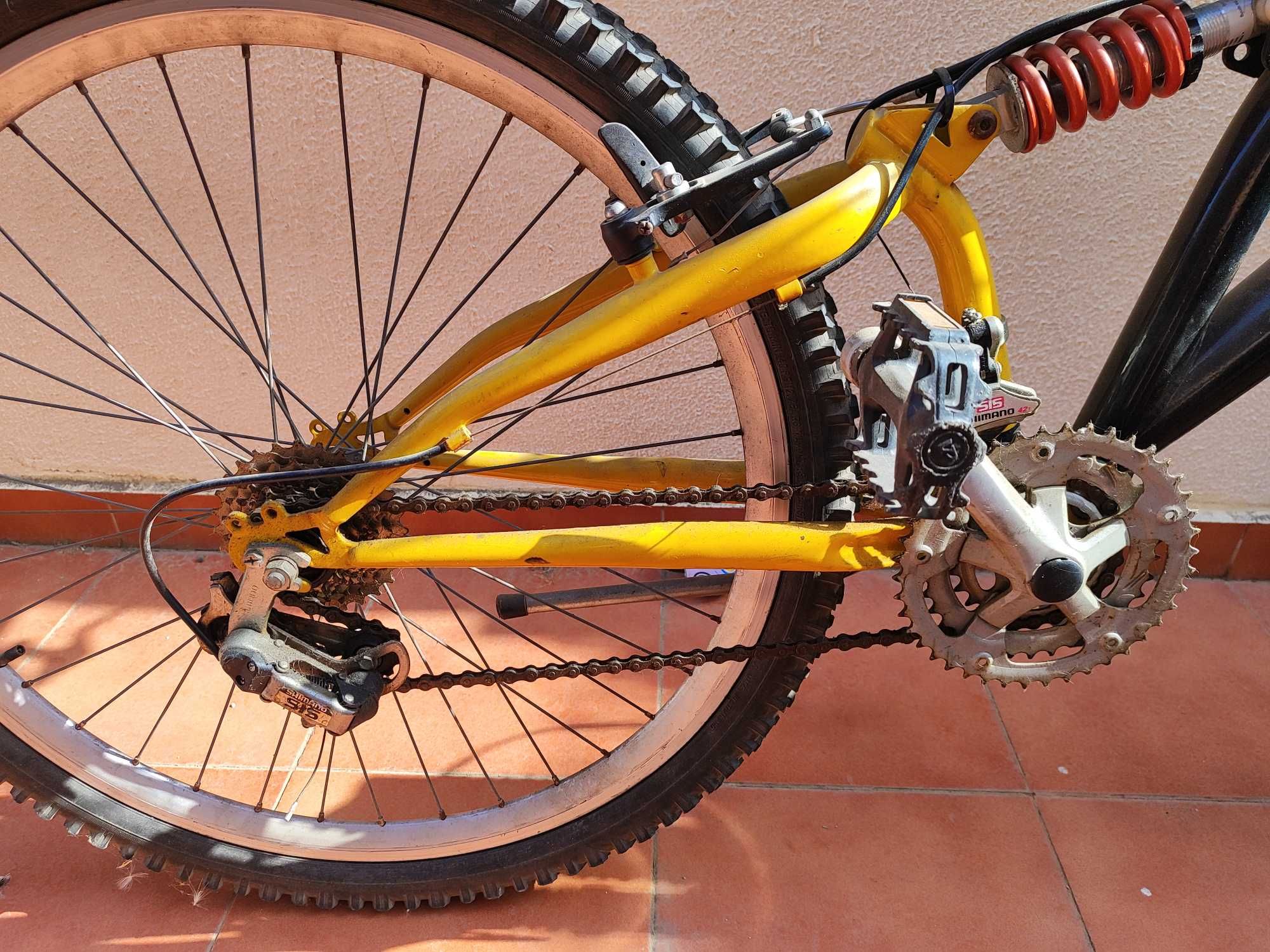 Vende se bicicleta Shimano BTT roda 26